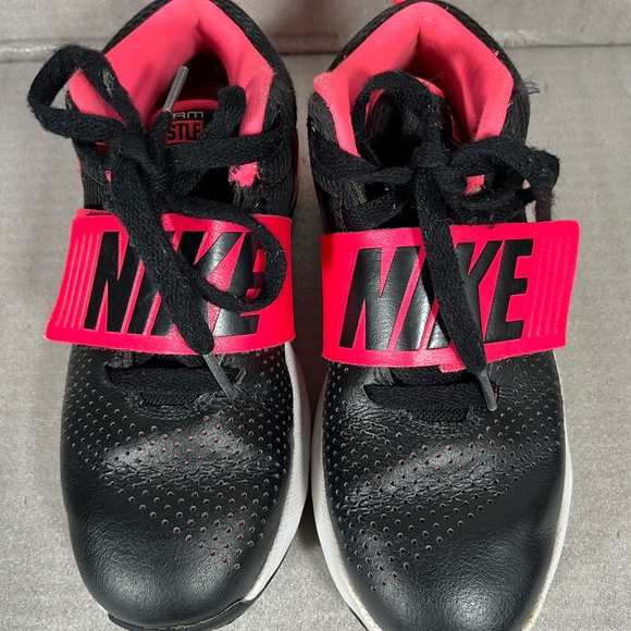 Nike Team Hustle D8 Black/Hot Pink Girl's Size 3.5Y/EU35.5/CM 22.5 881941-002 - Picture 8 of 9